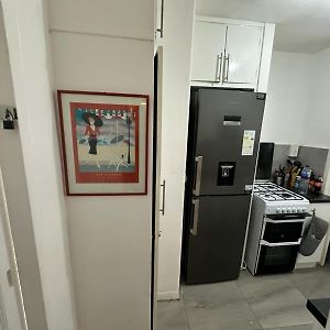 Aldgate East Rooms R2